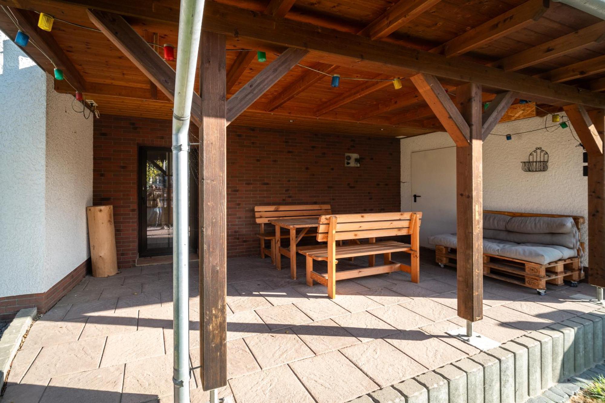 Balkon Zimmer - Apartment Gonnersdorf  エクステリア 写真
