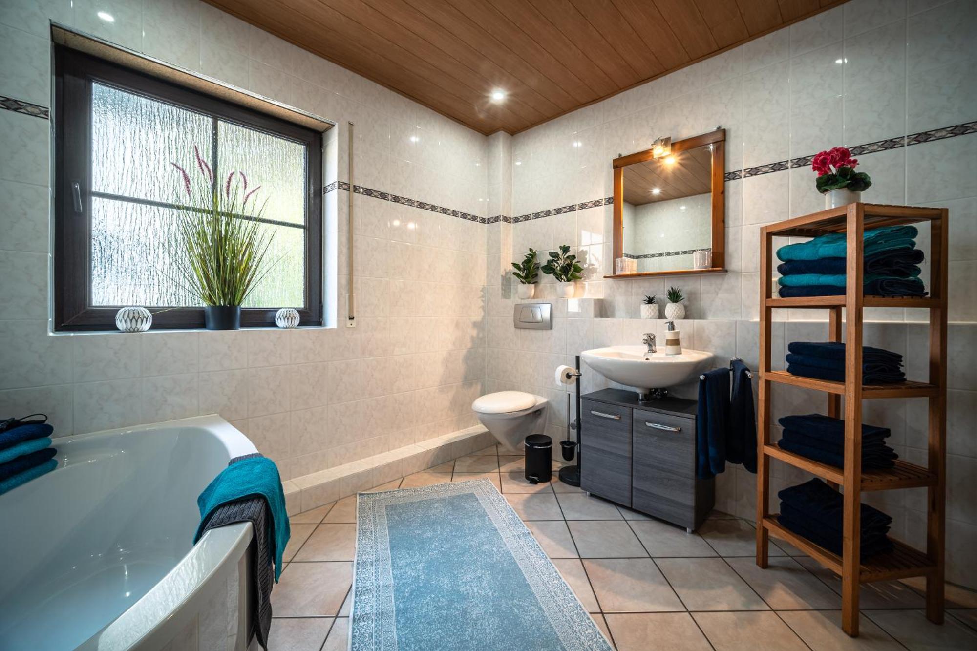 Balkon Zimmer - Apartment Gonnersdorf  エクステリア 写真